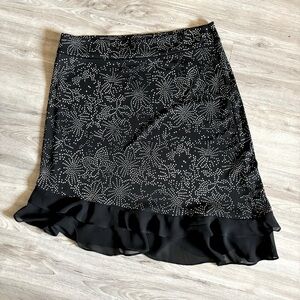 Kenneth Cole New York Black skirt Asymmetrical Ruffles Zipper Size Medium Floral